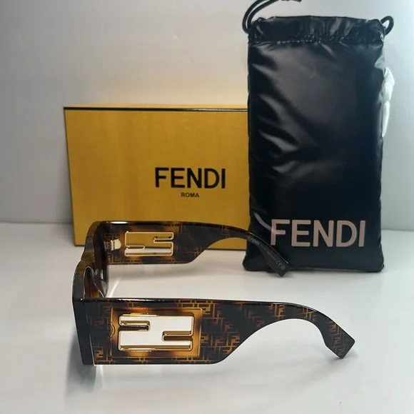 New 💯Authentic FENDI Baguette FE40109I 55E Sunglasses